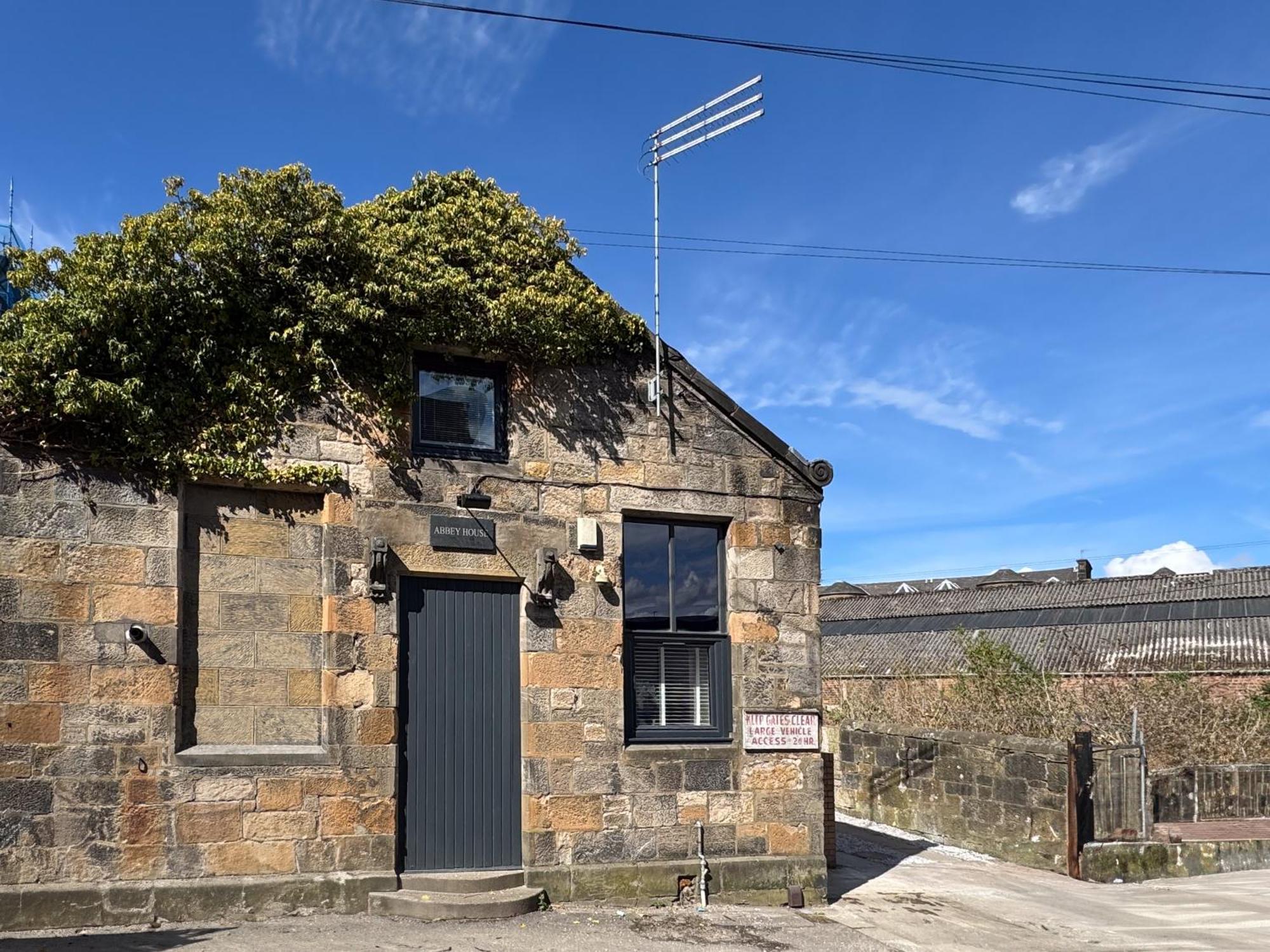 Abbey House * Paisley