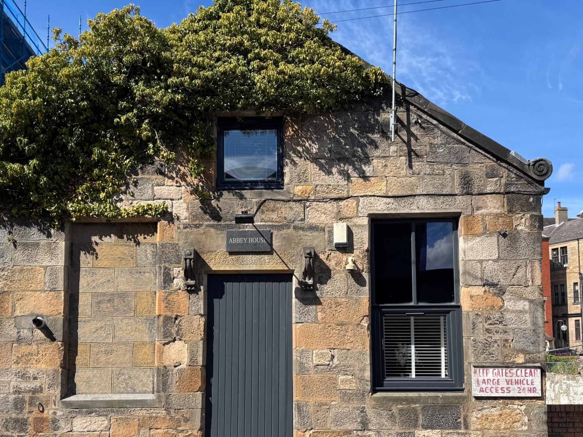 Abbey House * Paisley